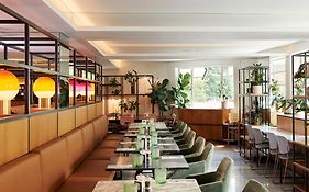 Melia White House Apartments